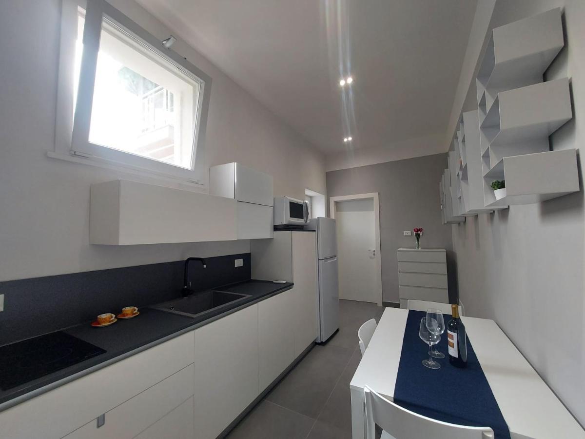 Casa Viola Elegante E Sul Mare Di Mondello Appartement Palermo Buitenkant foto