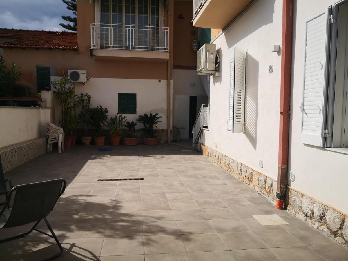 Casa Viola Elegante E Sul Mare Di Mondello Appartement Palermo Buitenkant foto